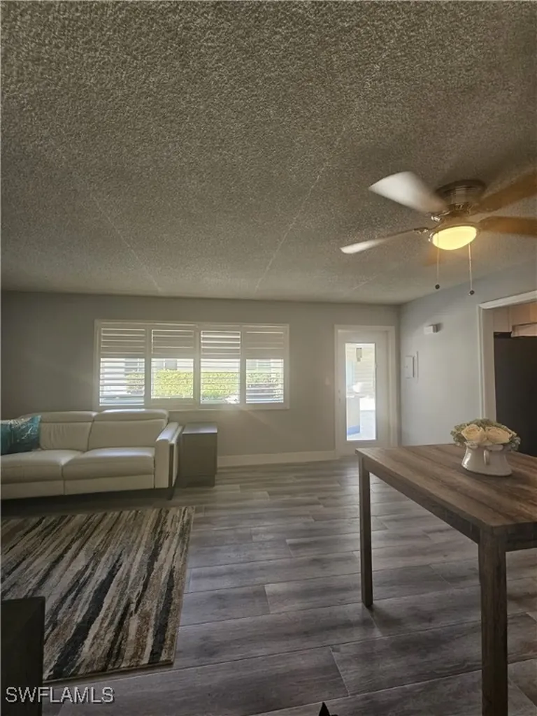 548 Broad Avenue S Naples FL 34102