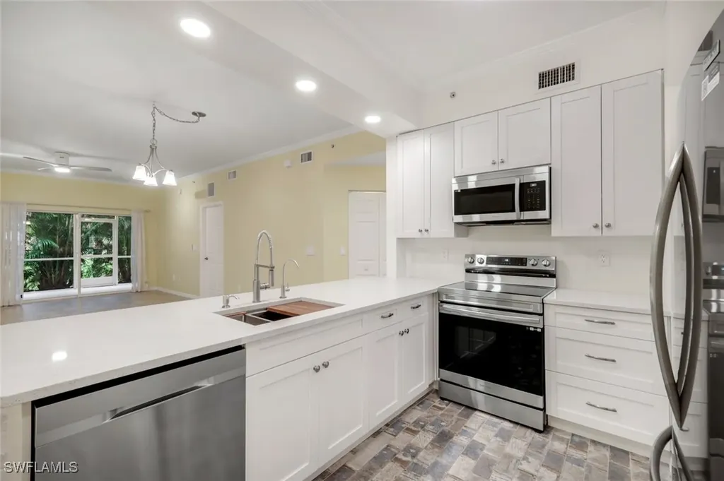 1089 Winding Pines Circle Cape Coral FL 33909