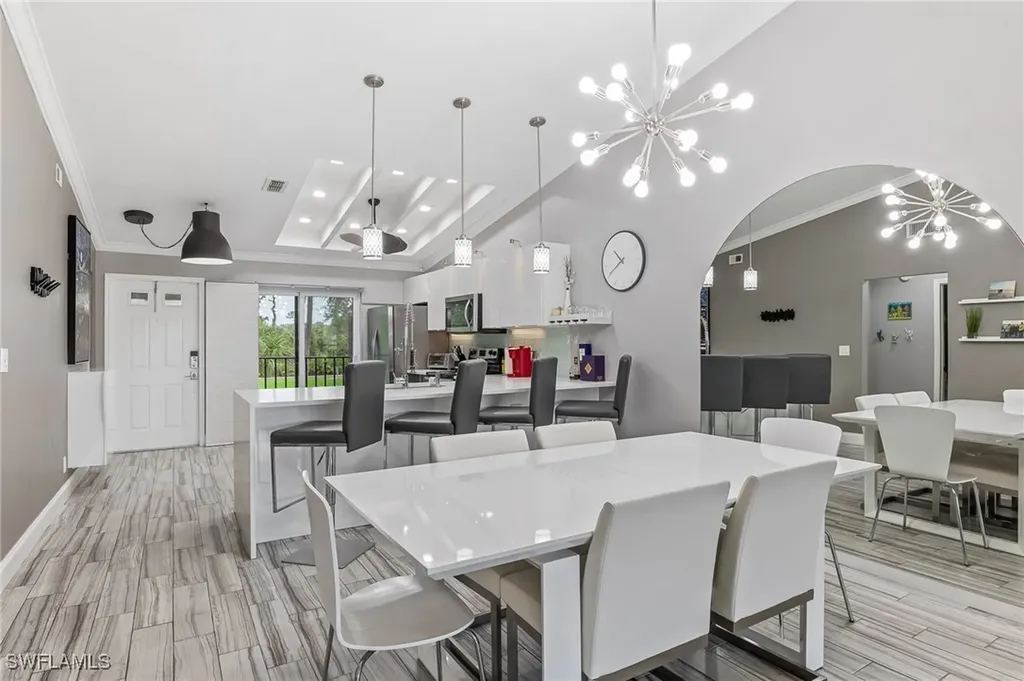 Naples FL, 4220 Looking Glass Lane, Unit 4304