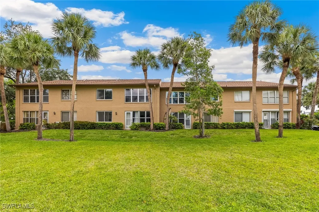 4220 Looking Glass Lane Naples FL 34112