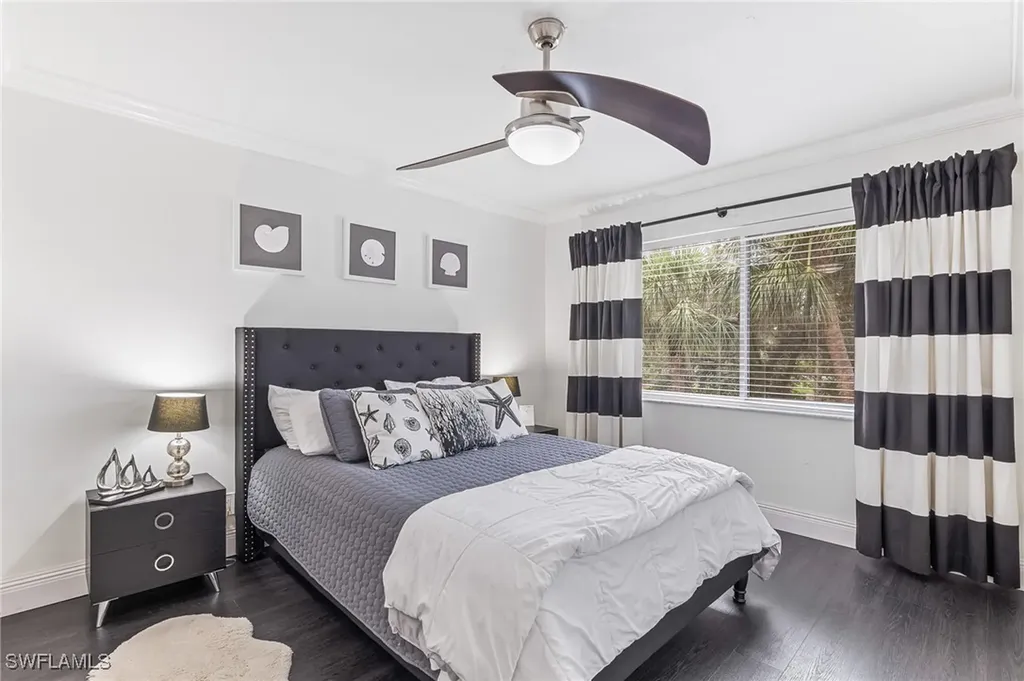 4220 Looking Glass Lane Naples FL 34112