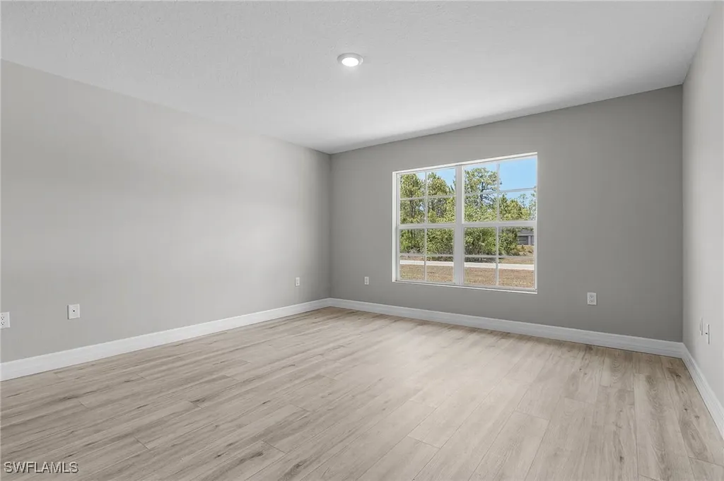 337 Woodburn Drive Lehigh Acres FL 33972