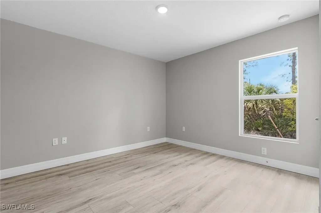 337 Woodburn Drive Lehigh Acres FL 33972