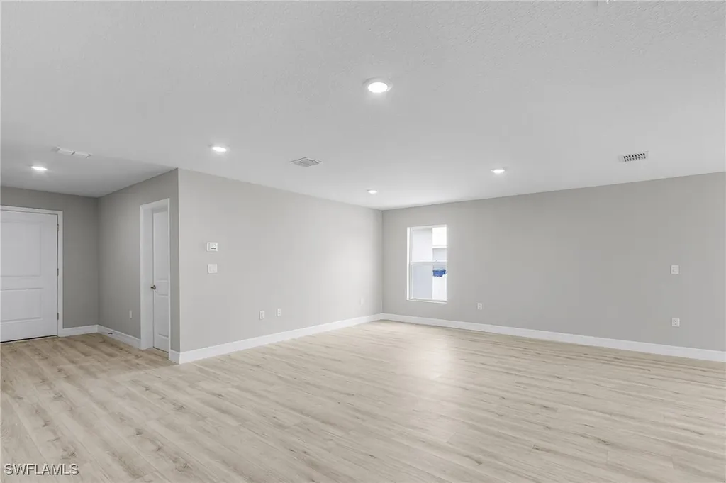 337 Woodburn Drive Lehigh Acres FL 33972