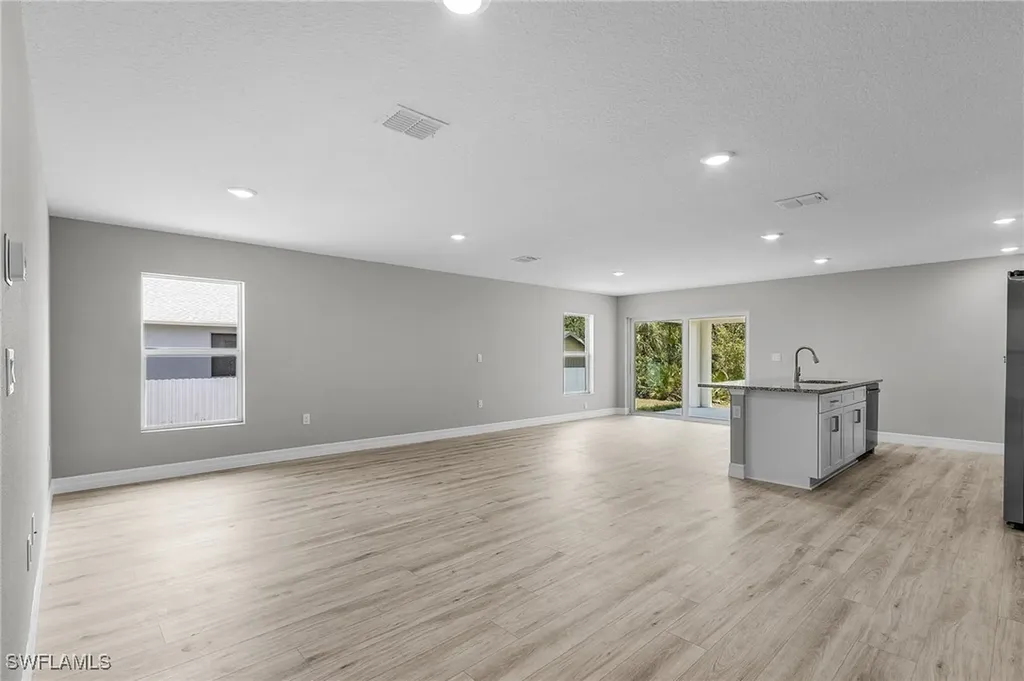 337 Woodburn Drive Lehigh Acres FL 33972