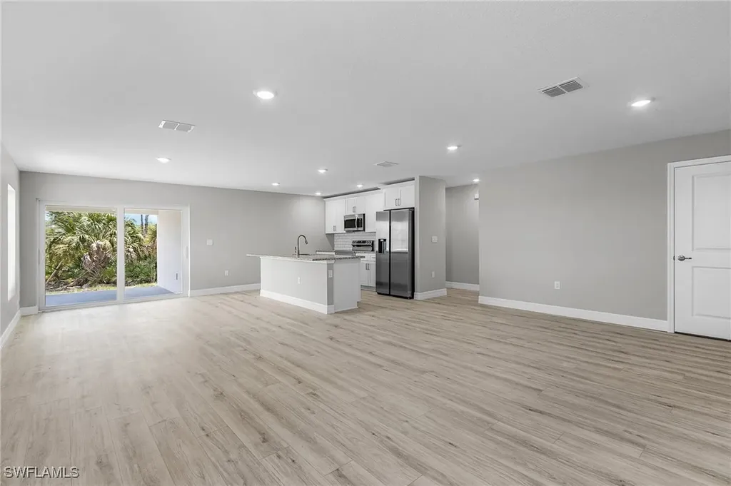 337 Woodburn Drive Lehigh Acres FL 33972