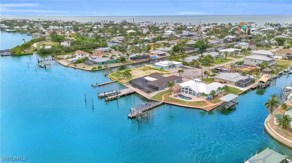 470 Madison Court Fort Myers Beach FL 33931