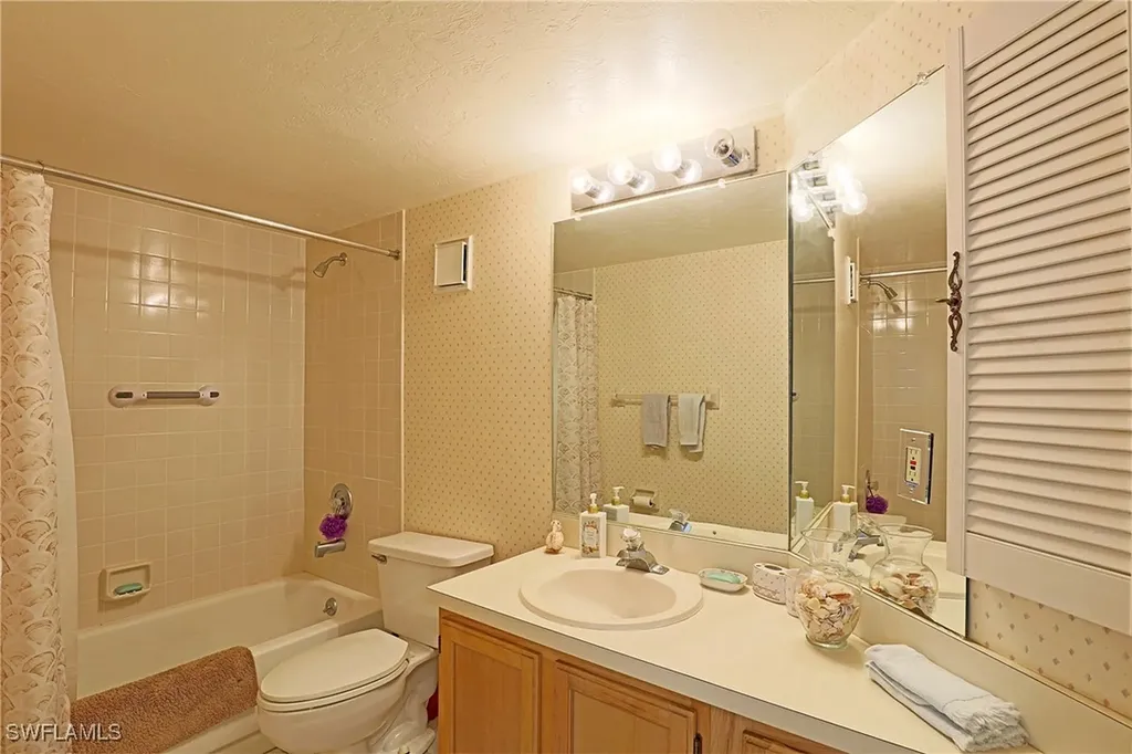 9627 Eaton Gardens Lane Fort Myers FL 33919