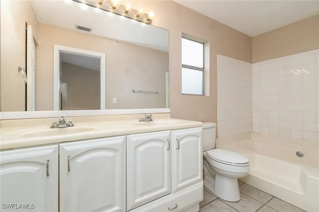 302 NE 10th Terrace Cape Coral FL 33909