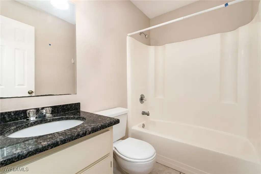 302 NE 10th Terrace Cape Coral FL 33909