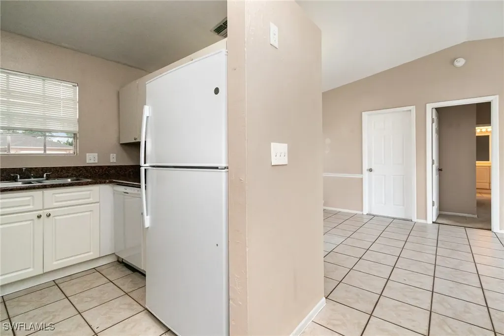 302 NE 10th Terrace Cape Coral FL 33909