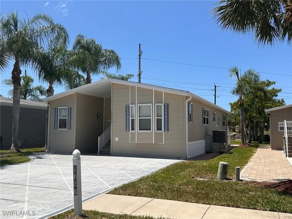 1307 Silver Lakes Boulevard Naples FL 34114