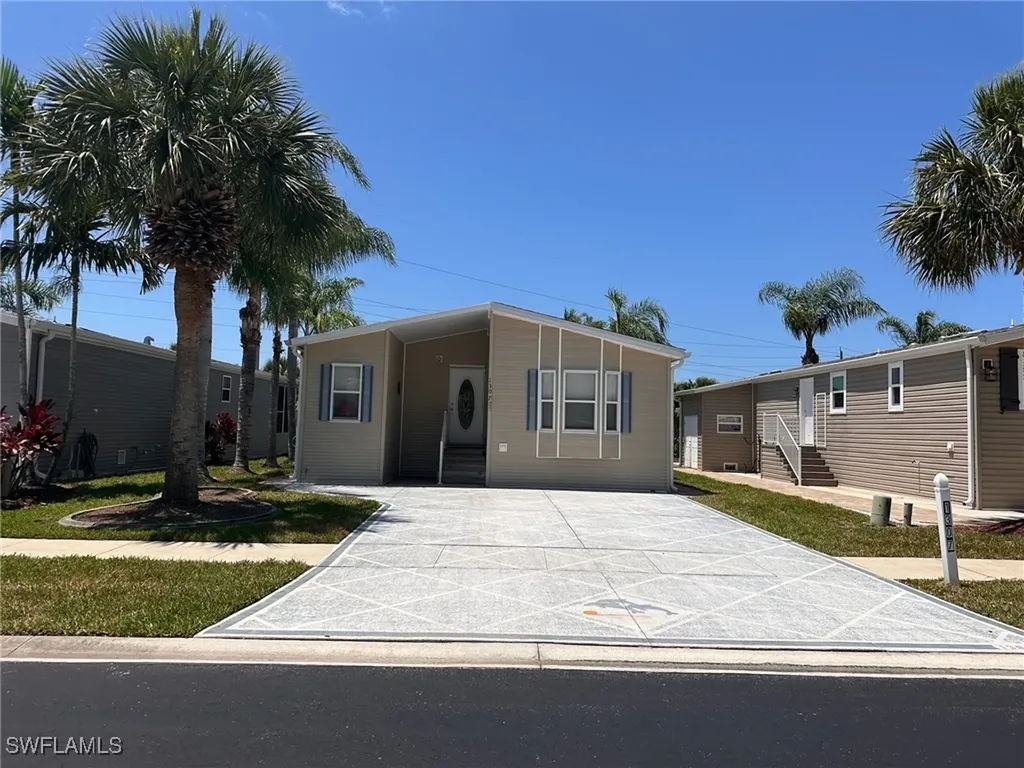 1307 Silver Lakes Boulevard Naples FL 34114