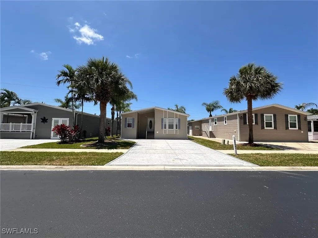 1307 Silver Lakes Boulevard Naples FL 34114