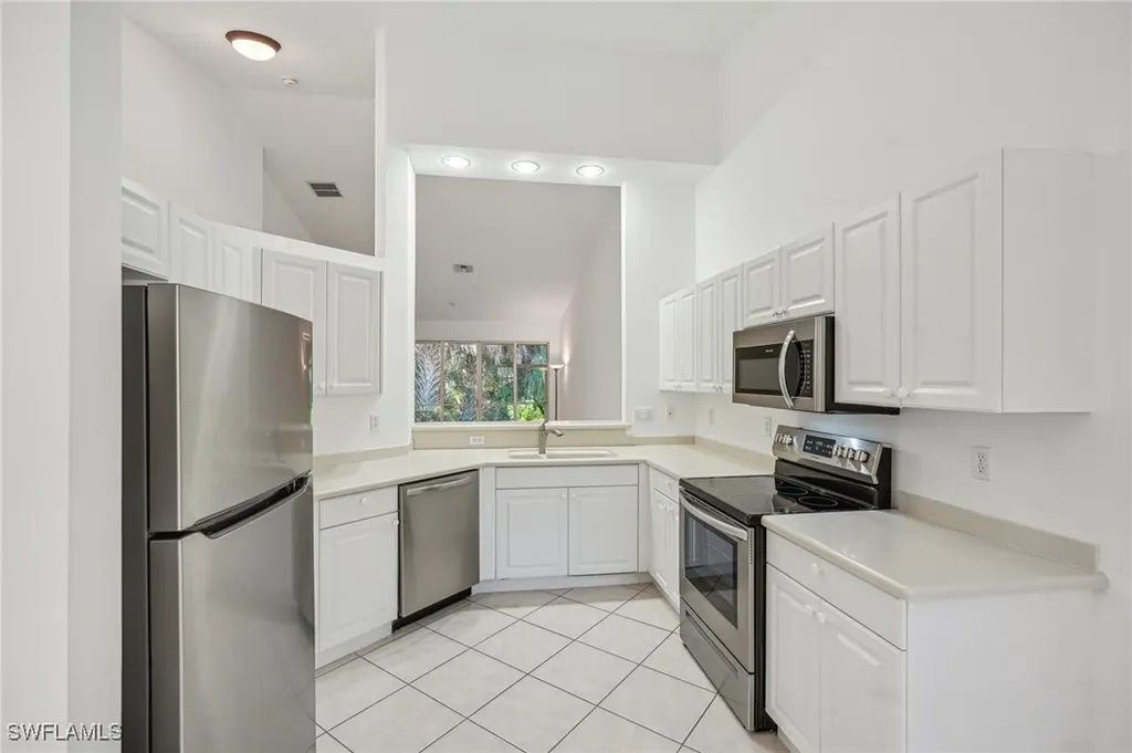 8196 Sanctuary Drive Naples FL 34104