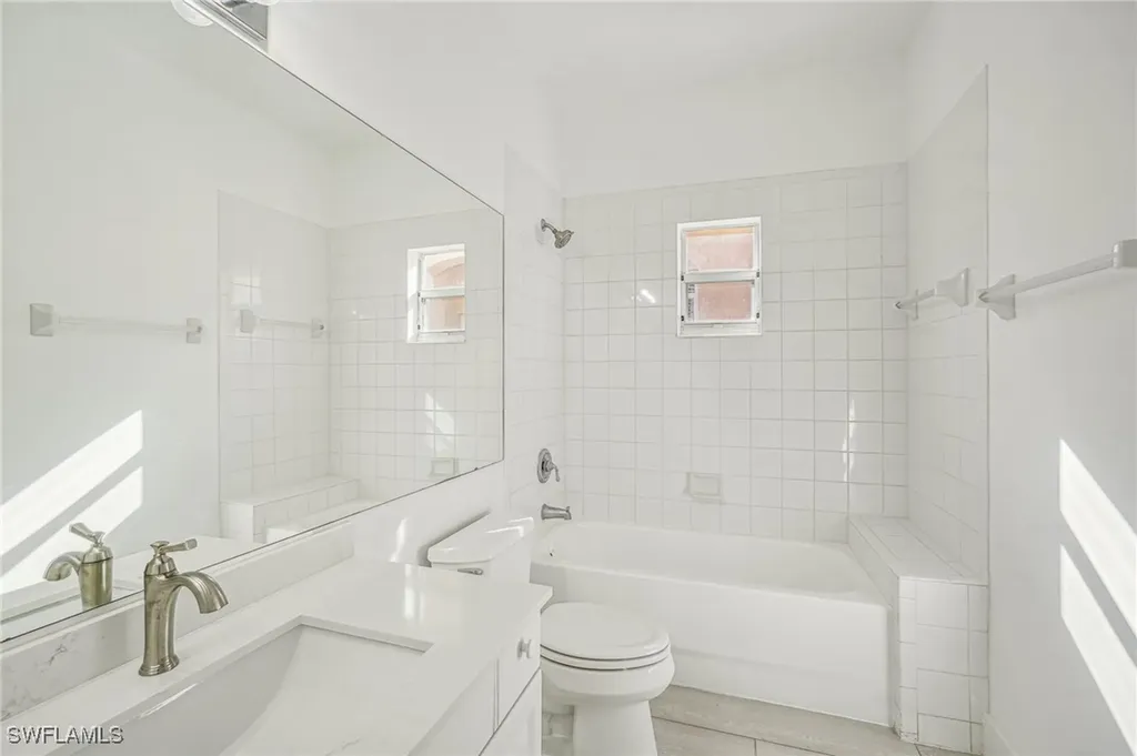 8196 Sanctuary Drive Naples FL 34104