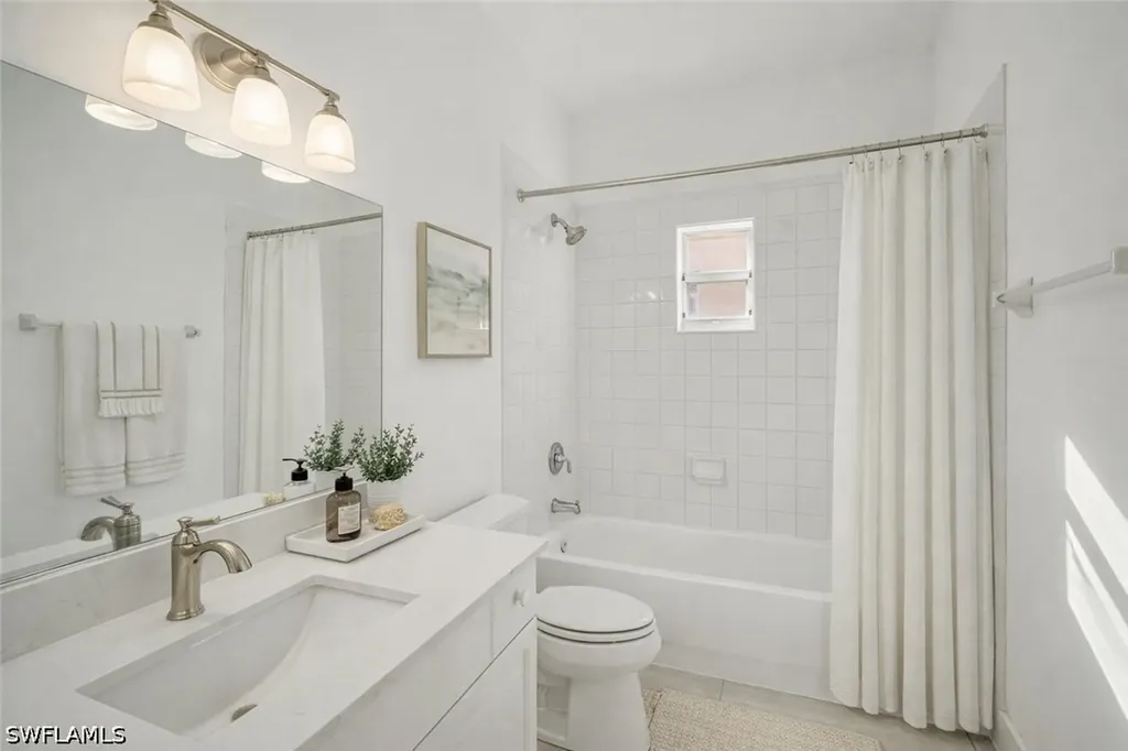 8196 Sanctuary Drive Naples FL 34104