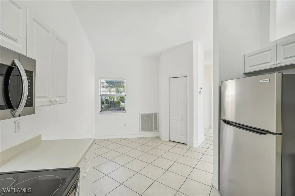 8196 Sanctuary Drive Naples FL 34104