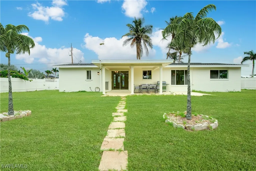 32 Fairview Boulevard Fort Myers Beach FL 33931