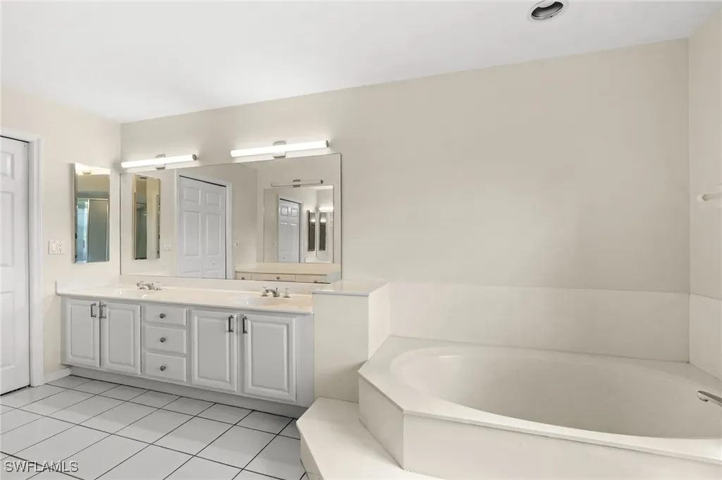 219 Via Perignon Naples FL 34119