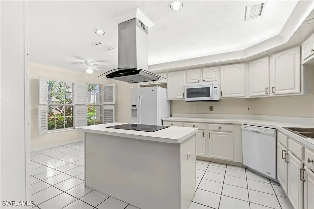 219 Via Perignon Naples FL 34119
