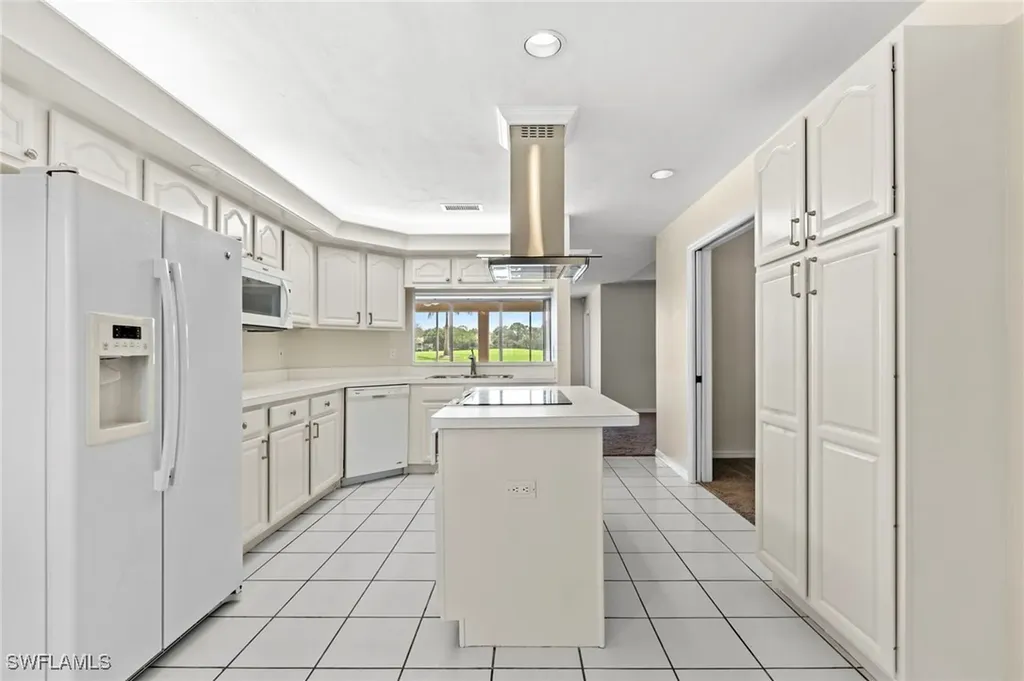 219 Via Perignon Naples FL 34119