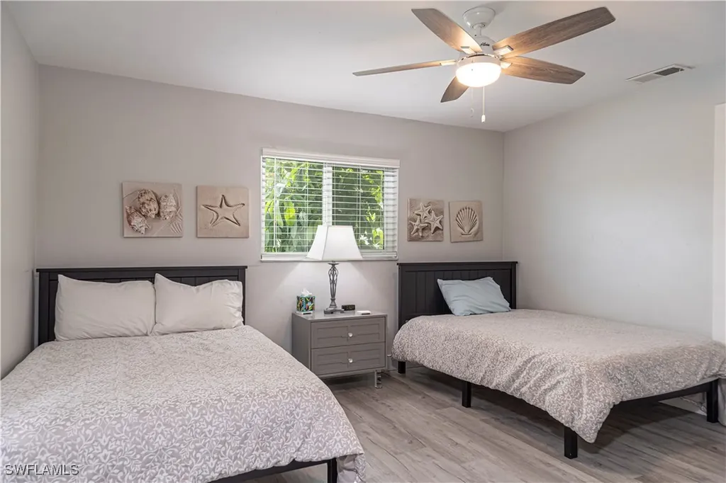 742 99th Avenue N Naples FL 34108