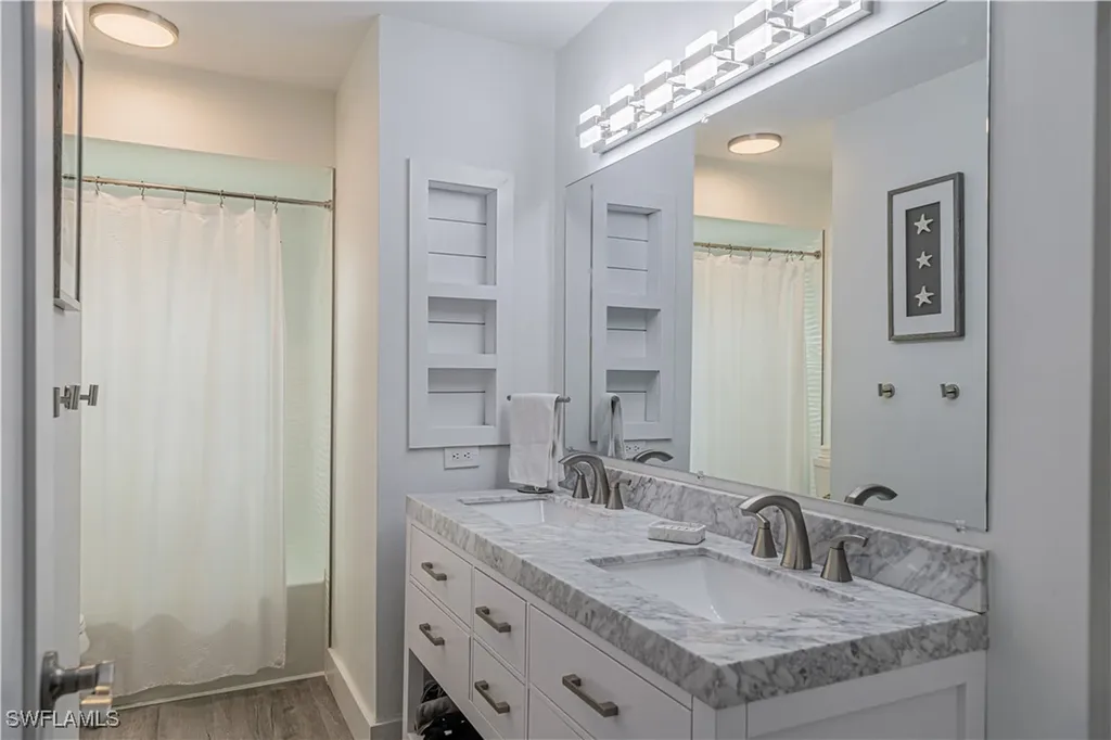 742 99th Avenue N Naples FL 34108