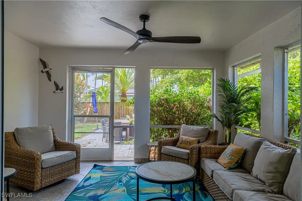 742 99th Avenue N Naples FL 34108