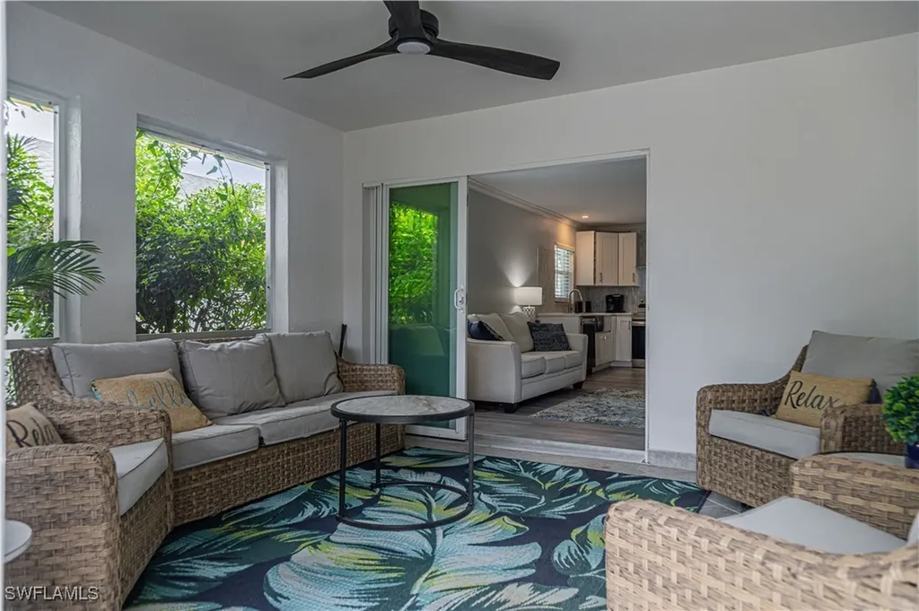 742 99th Avenue N Naples FL 34108