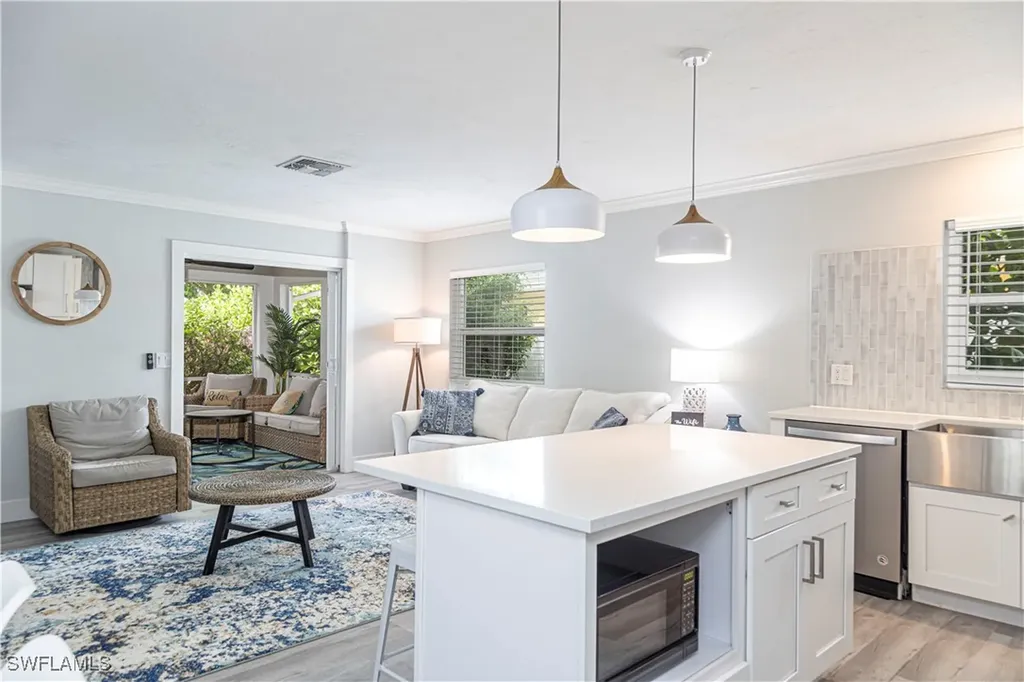 742 99th Avenue N Naples FL 34108