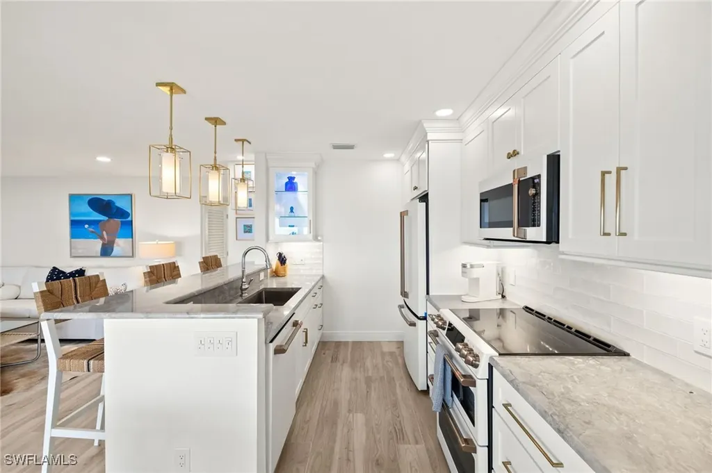 827 E Gulf Drive Sanibel FL 33957