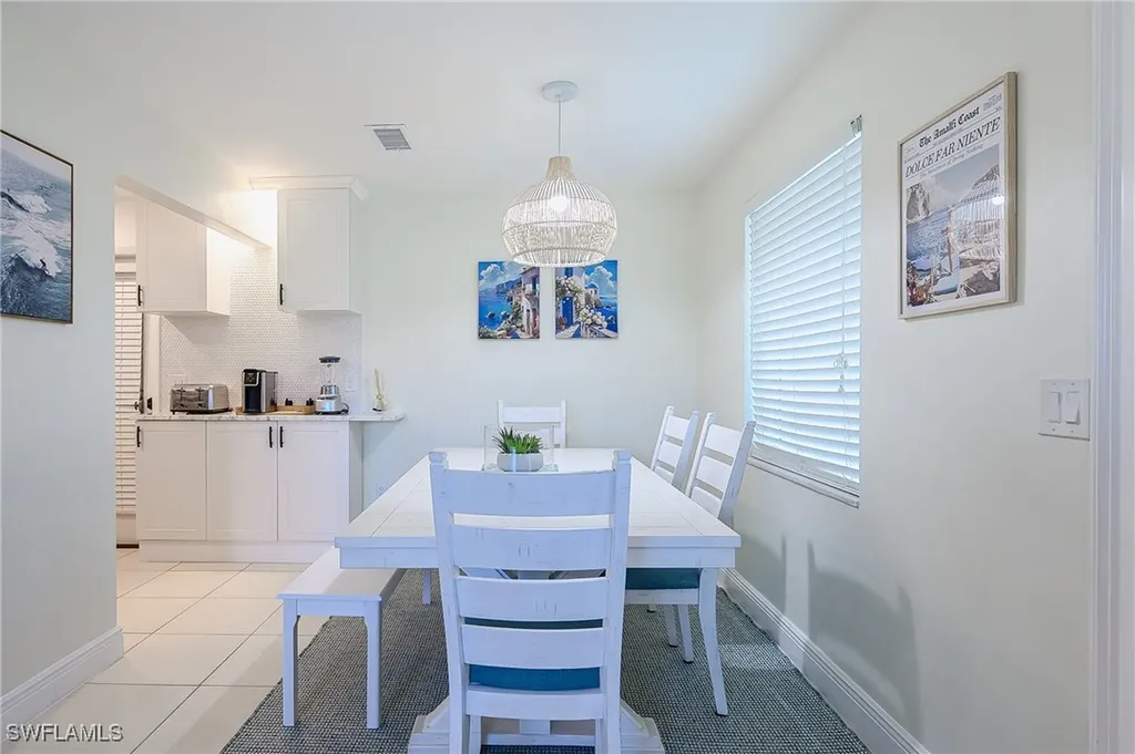 757 101 Avenue N Naples FL 34108