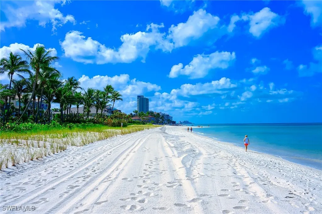757 101 Avenue N Naples FL 34108