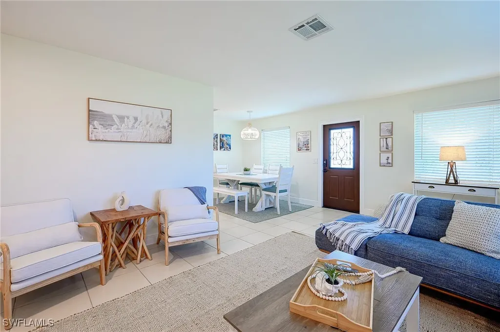 757 101 Avenue N Naples FL 34108