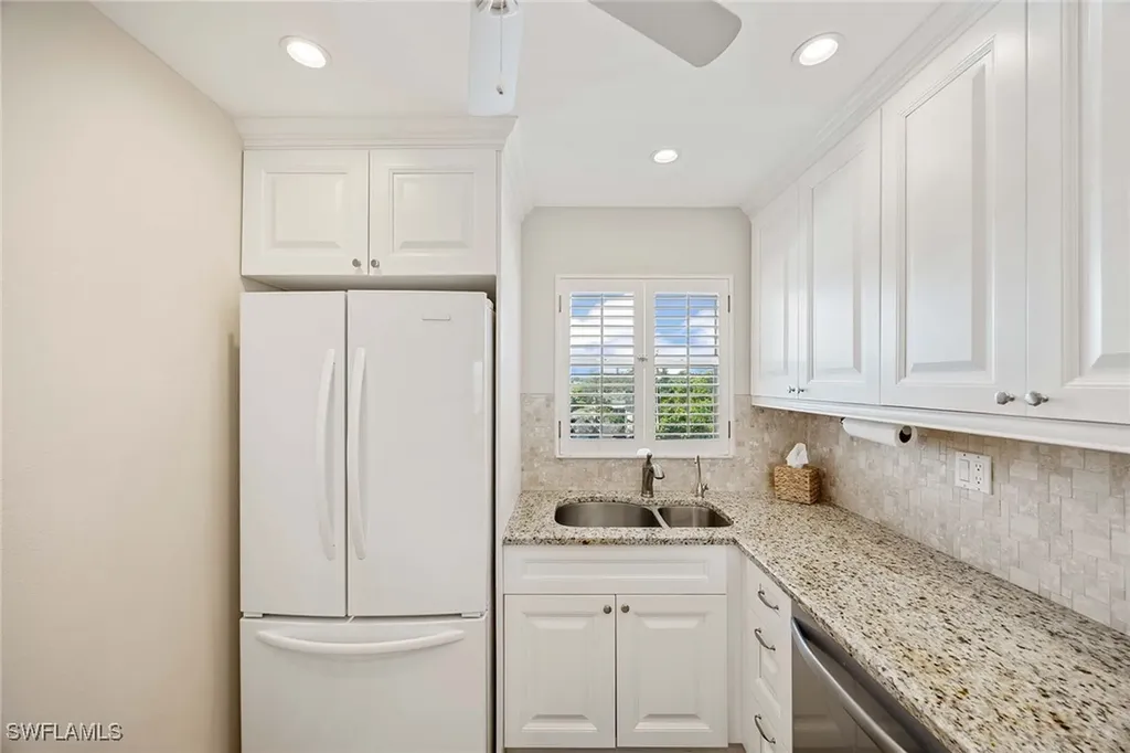 45 High Point Circle S Naples FL 34103