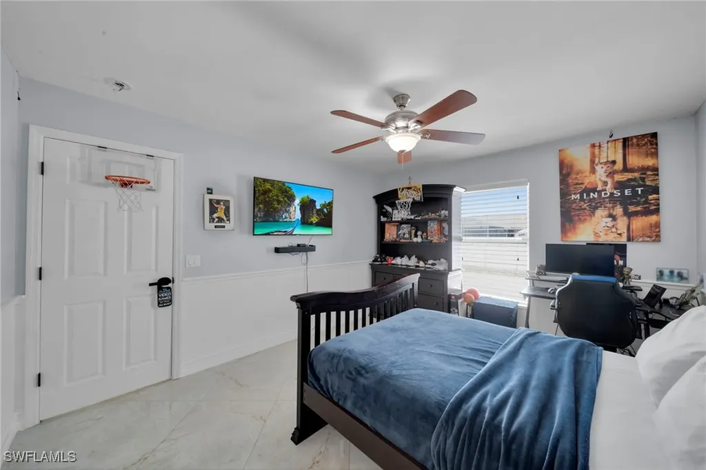 637 SW 9th Avenue Cape Coral FL 33991