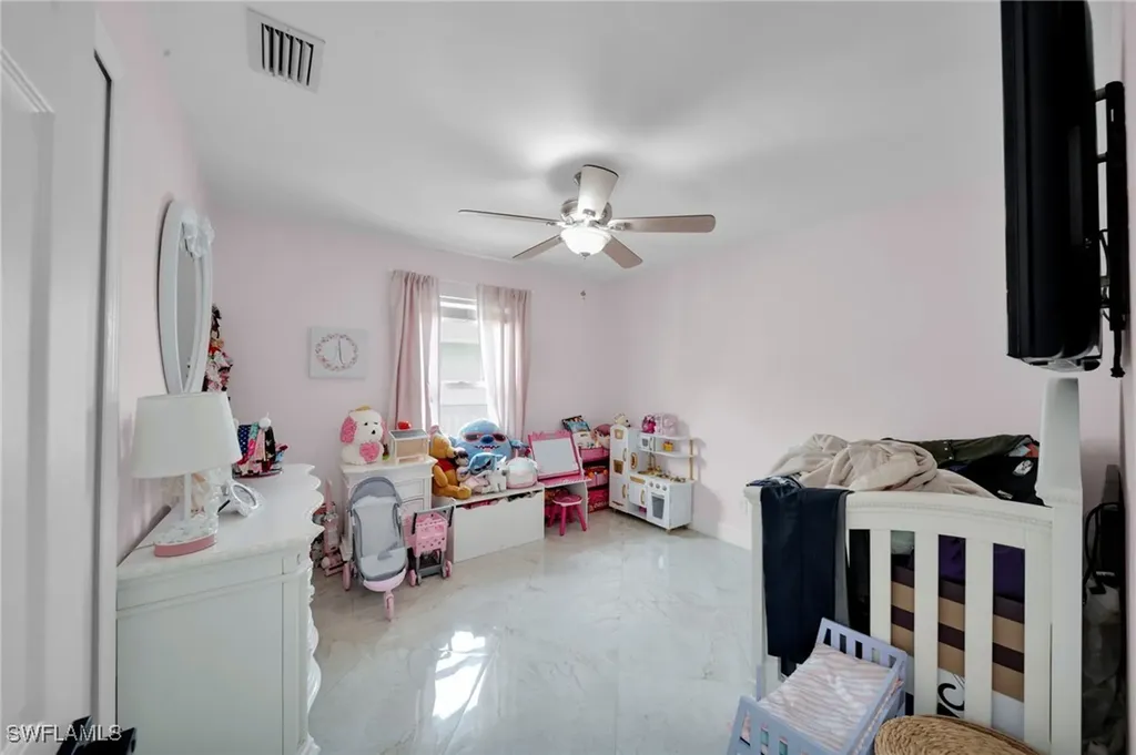 637 SW 9th Avenue Cape Coral FL 33991