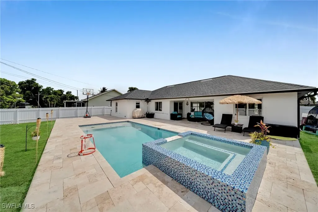 637 SW 9th Avenue Cape Coral FL 33991