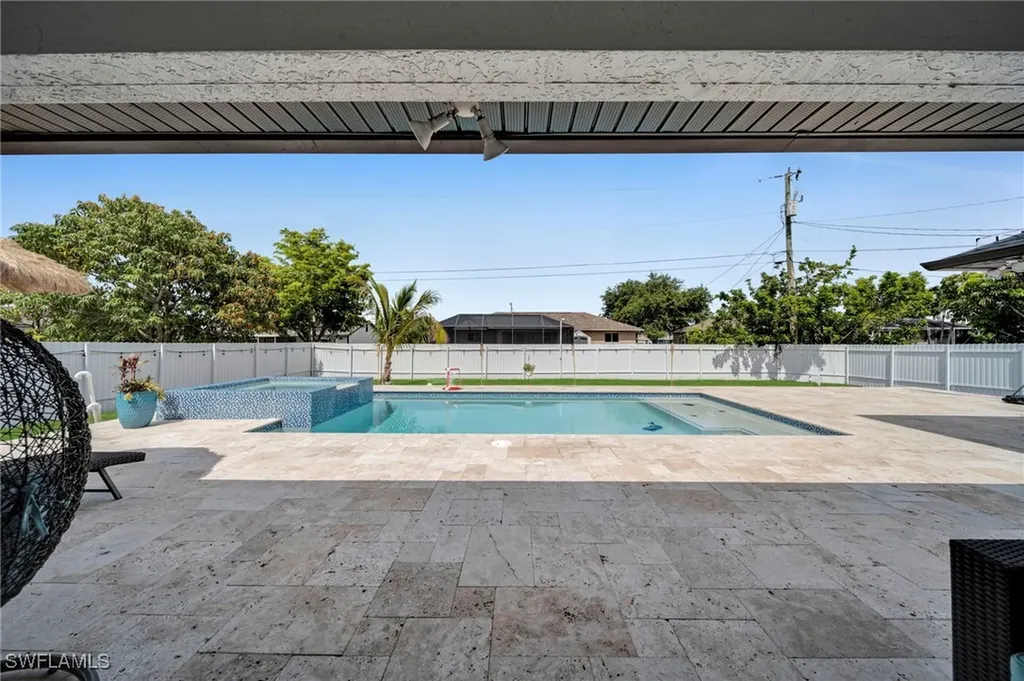 637 SW 9th Avenue Cape Coral FL 33991