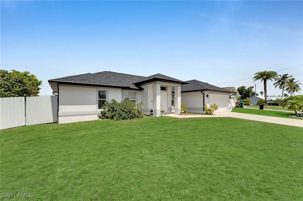 637 SW 9th Avenue Cape Coral FL 33991