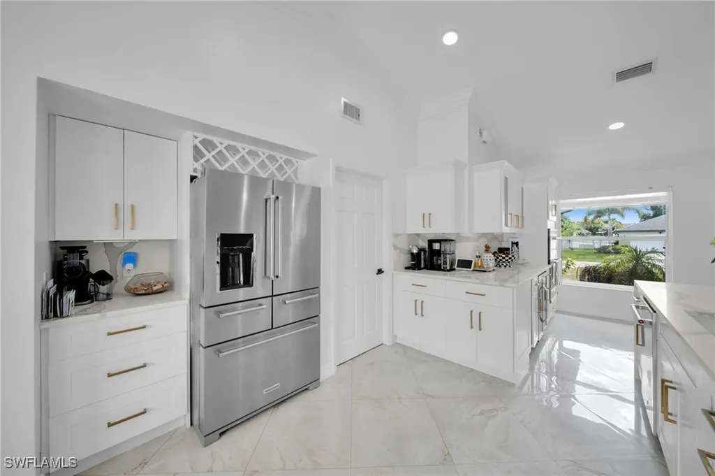 637 SW 9th Avenue Cape Coral FL 33991