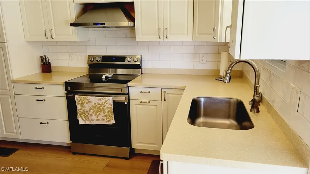 123 Sun Circle Fort Myers FL 33905