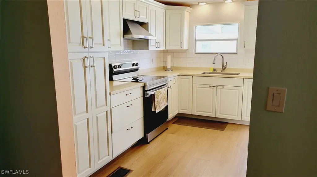 123 Sun Circle Fort Myers FL 33905