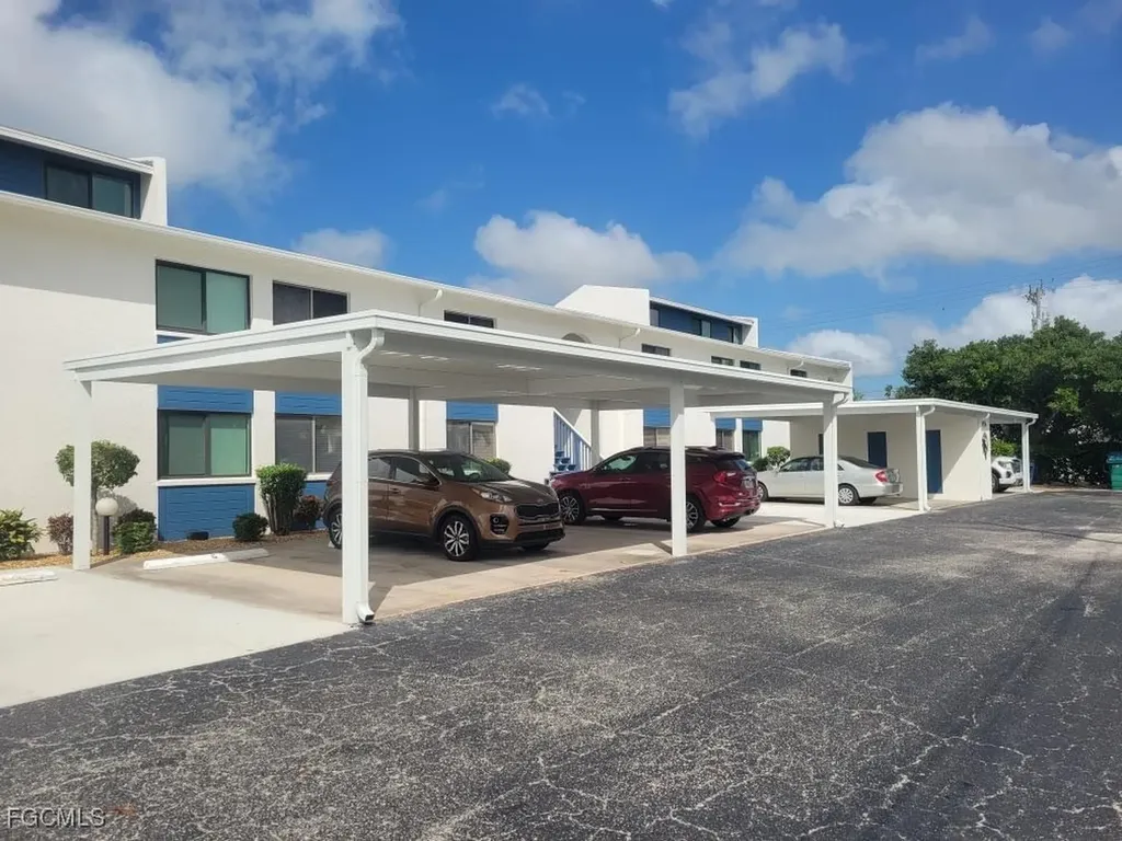 4904 Vincennes Street Cape Coral FL 33904