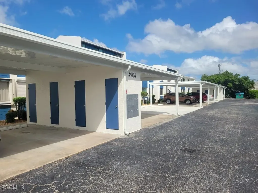4904 Vincennes Street Cape Coral FL 33904