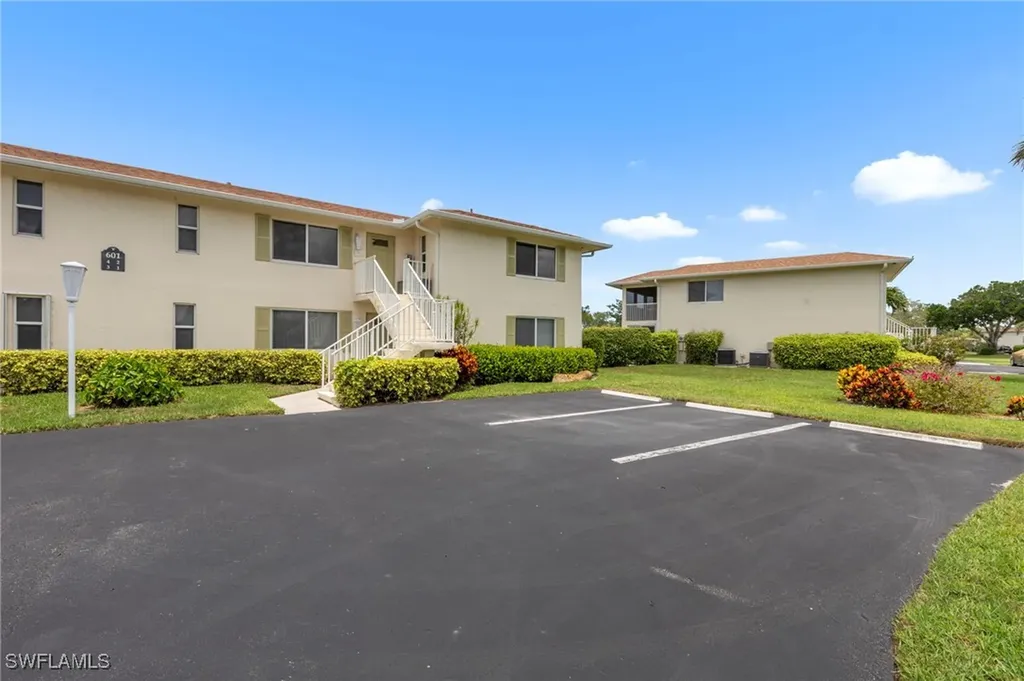 601 Teryl Road Naples FL 34112