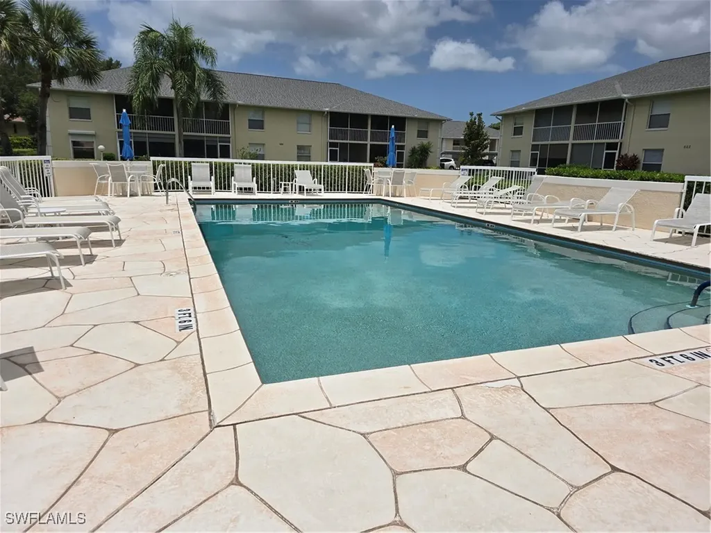 605 Squire Circle Naples FL 34104