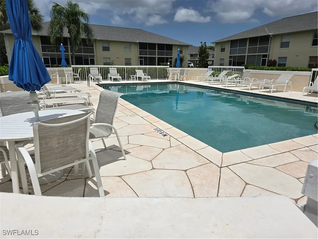 605 Squire Circle Naples FL 34104