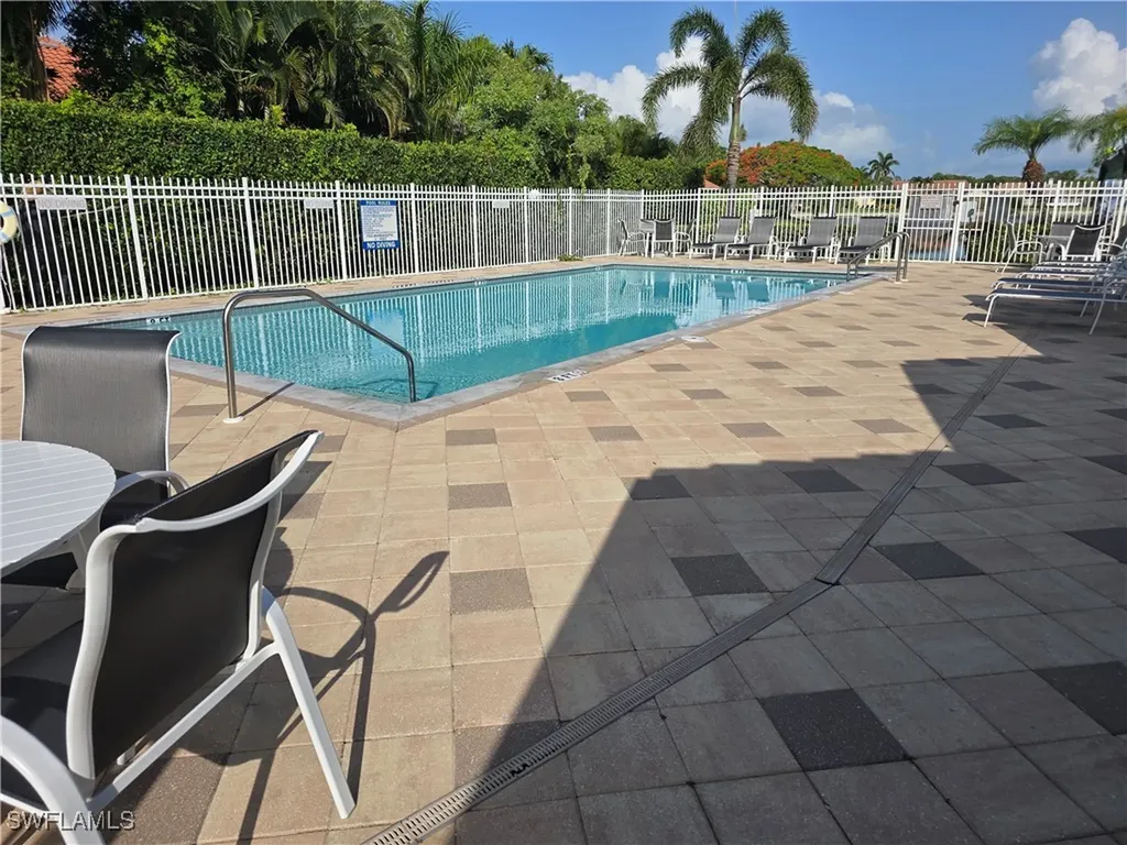 605 Squire Circle Naples FL 34104